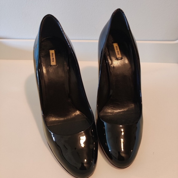 Miu Miu Patent Leather Almond Toe Heels - Picture 2 of 4